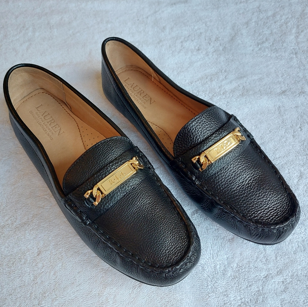 Woman's shoes. Ralph Lauren, size 8.5. Black, cow leather upper.